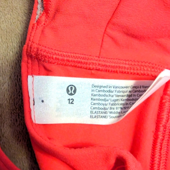 Lululemon Align™ V-Neck Bra Light Support, B/D Cup - Picture 3 of 3